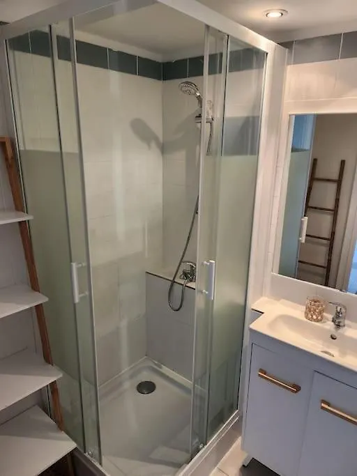 Apartment Appartement Vue Mer Avec Piscine Theoule-sur-Mer France